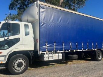2014 Mitsubishi Curtainsider