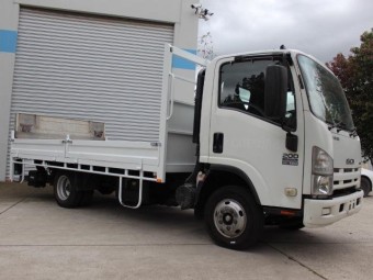 Isuzu n-series 2010 Used